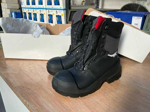 Uvex Safety Shoes (2x)