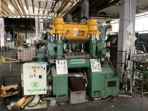 BRUDERER BSTA 60 HL Formpresse