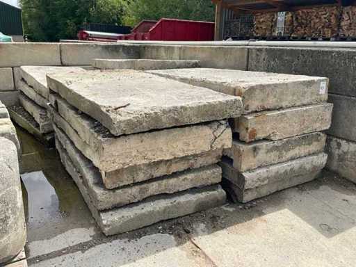 Batch of concrete slabs (approx. 18x)