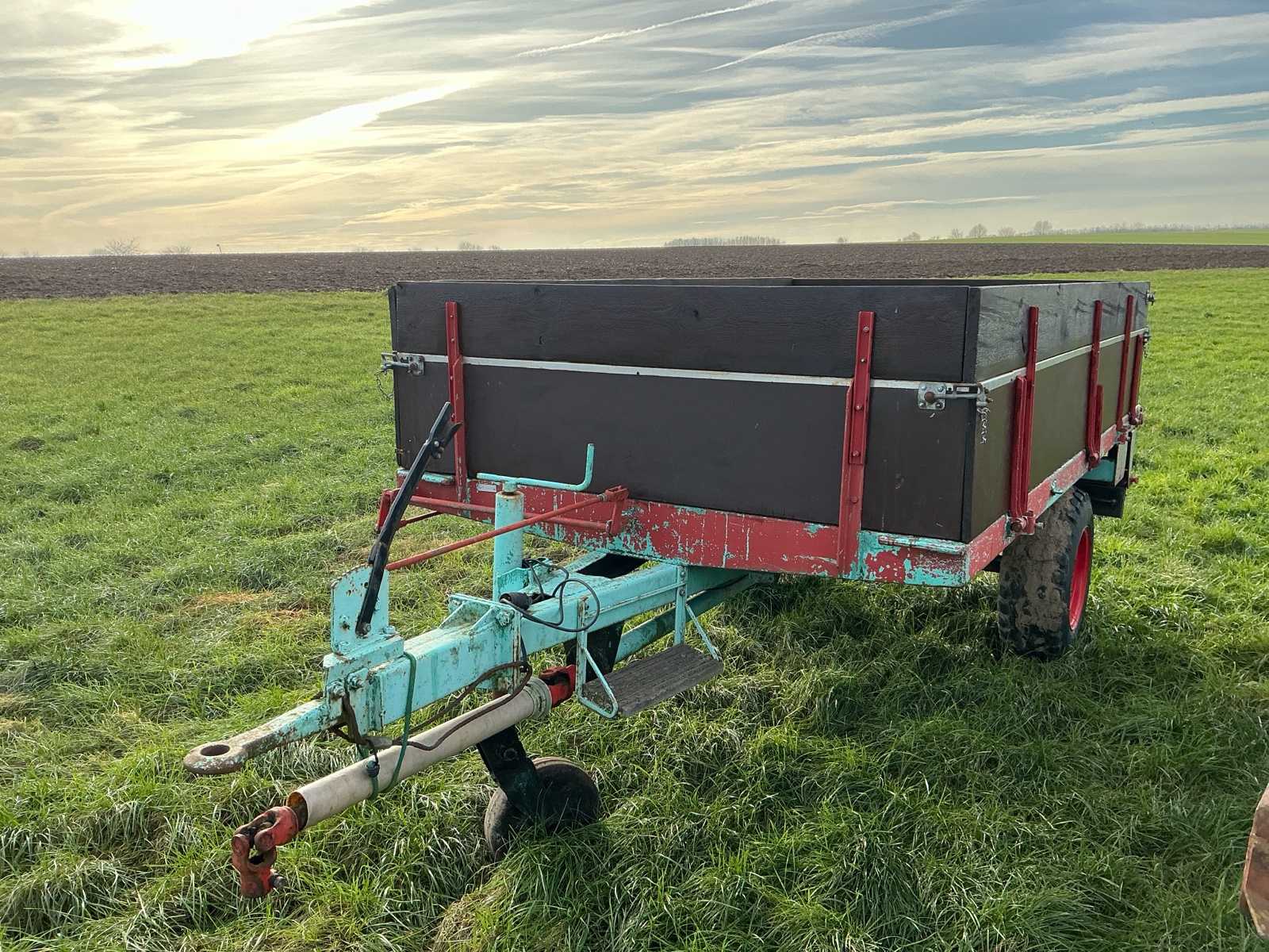 Arable and grassland injector