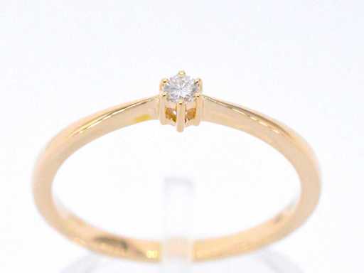 Gouden solitaire ring met briljant geslepen diamant