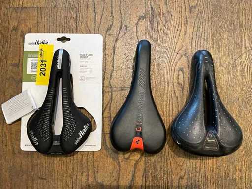 Selle Italia bicycle saddle (3x)