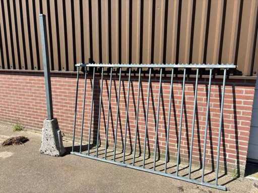 Fencing with uprights (35x)