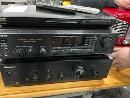 Sony en Pioneer Diverse versterkers (2x)