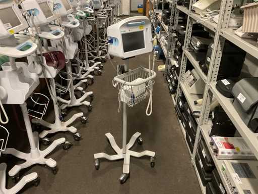 WelchAllyn Vital Signs 6000 series Patient Monitor