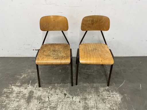 School chair (17x)