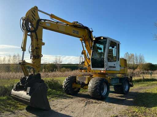 2001 Liebherr A312 Banden graafmachine