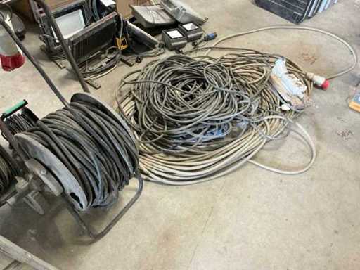 Partij diverse verlengsnoeren