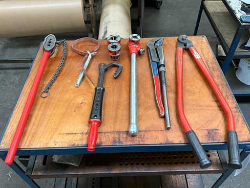 T?ietoare ?i cle?ti pentru ?evi Lot