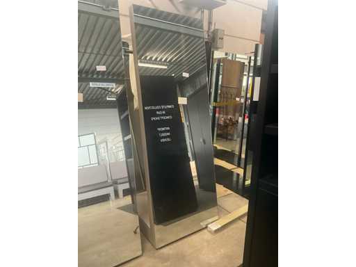 Passpiegel op staander