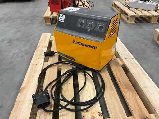 2016 Jungheinrich SLT 100 Batterieladegerät
