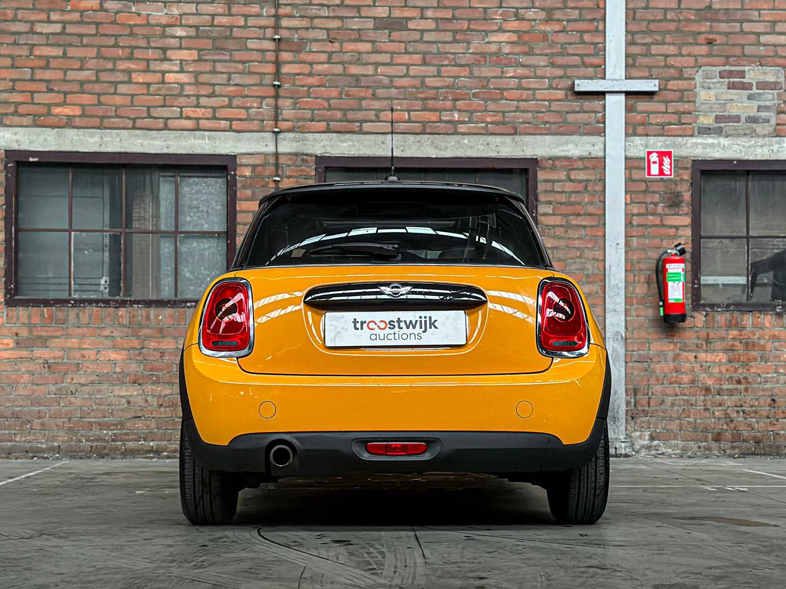 Mini Cooper Business 1.5 136pk 2016 (Origineel-NL), JF-468-B