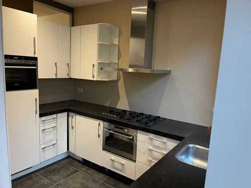 Keuken met apparatuur