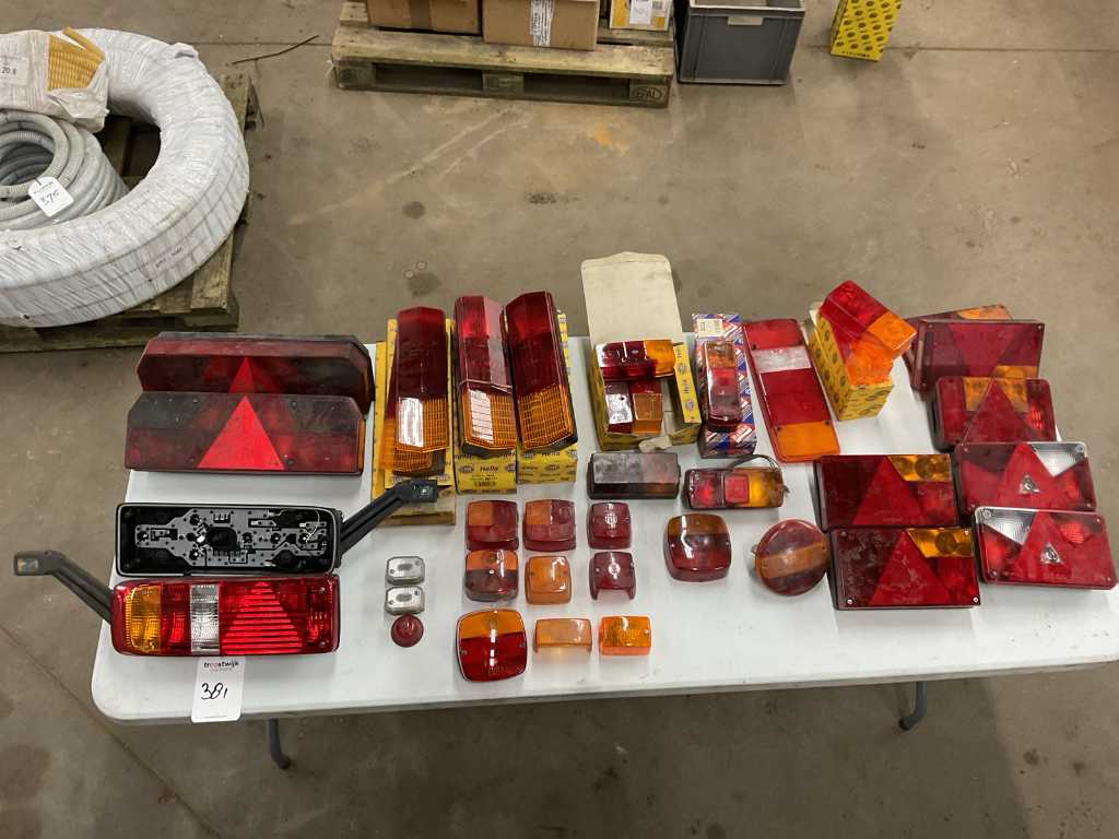 Batch of various taillights and taillight parts