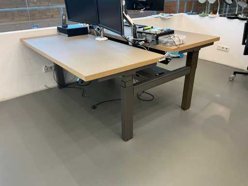 Lensvelt Zit/Sta Bureau