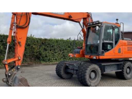 42d3c8c3-e404-4001-aeaa-10331f460ebf.mp4