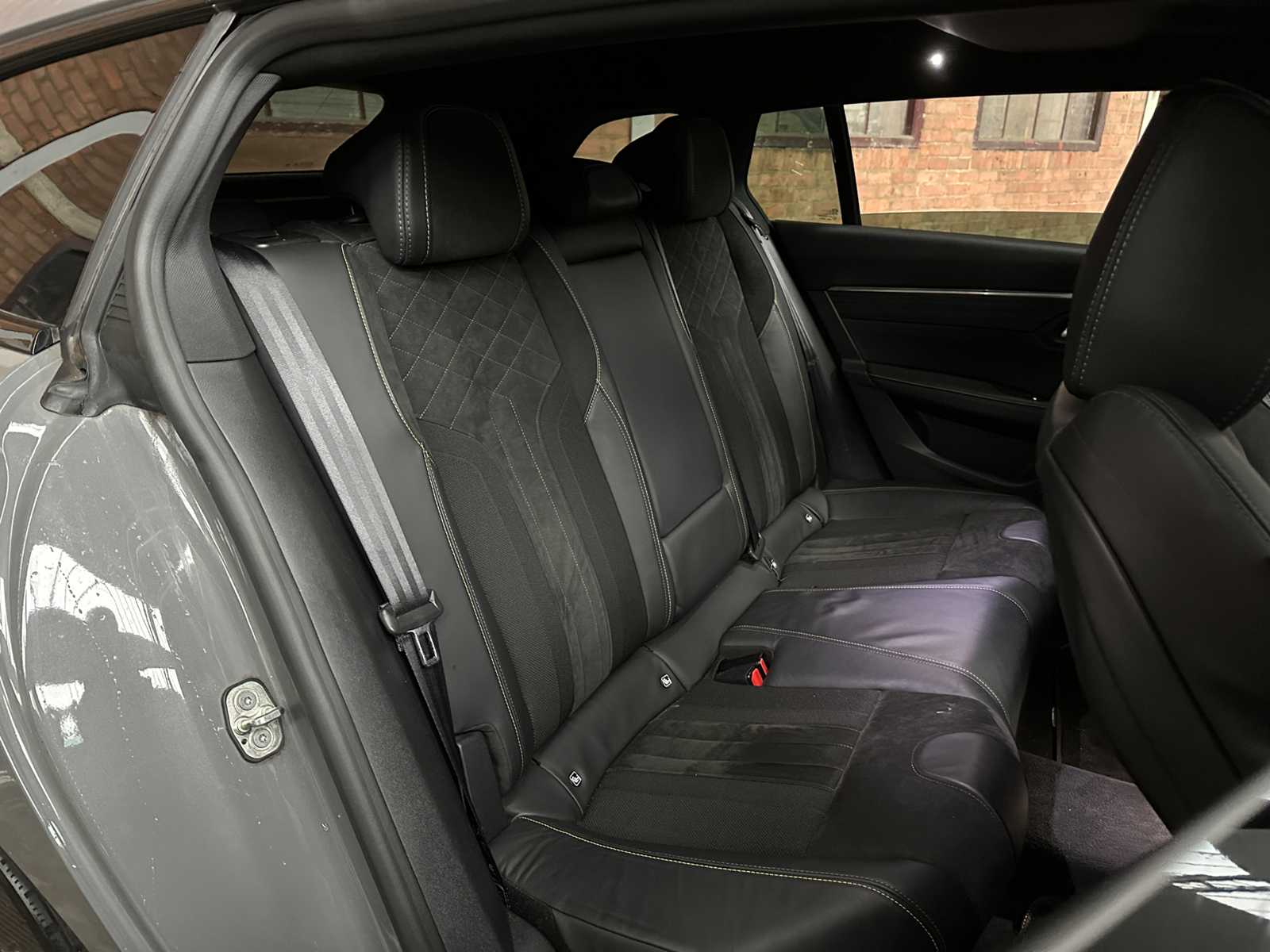 Peugeot 508 SW (5-d) 1,6 Hybrid 360 e-EAT8 Peugeot Sport Engineered (PSE) 265 kW 360 PS 2021 Automatik