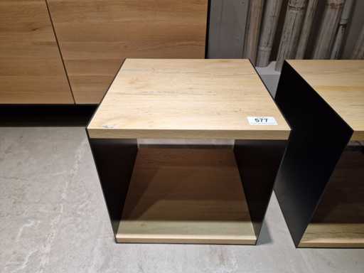 Table d’appoint Castle-Line en chêne Alexi 42 x 42 cm - Chêne massif