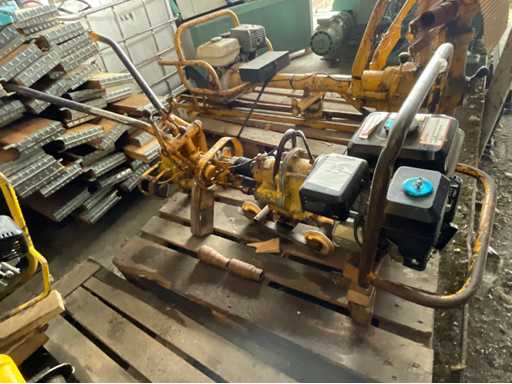 Collar Screw Machine