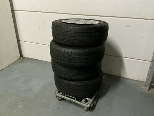 Pneus Mercedes Vito d’hiver avec jantes