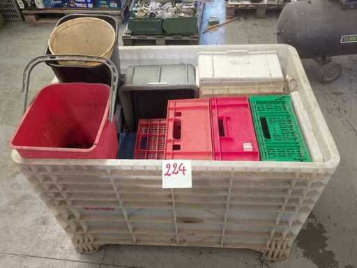 PVC-bakkenbak met diverse bakken voor logistiek
