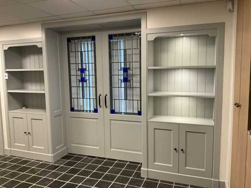 Kabinett mit eigenem Bad