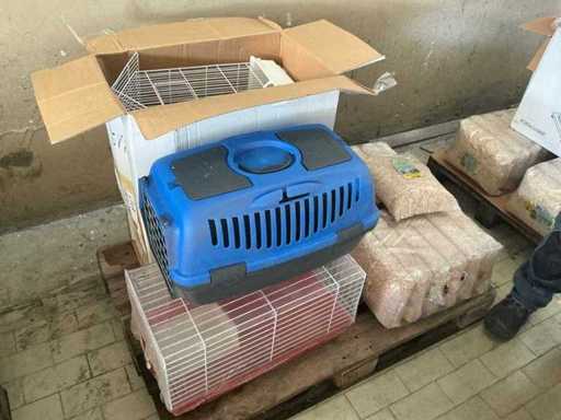 Stock of various accessories for animals