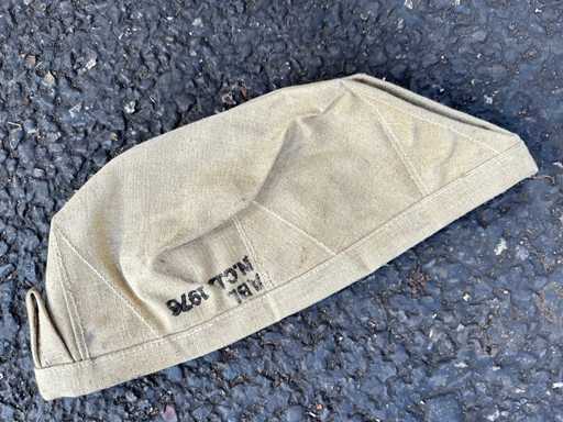 Lot de capace de câmp de pânz?