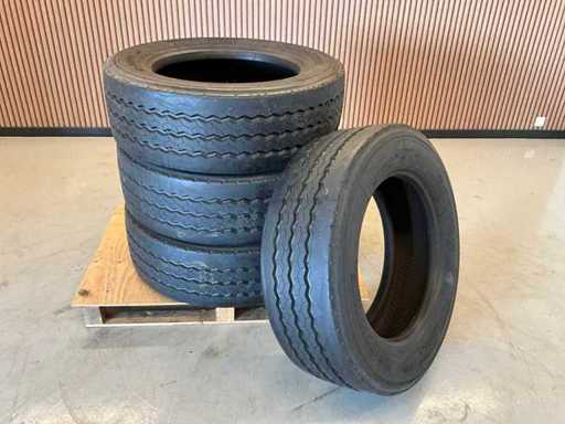 4x Bridgestone 295/60R22.5 Retread-Lkw-Reifen