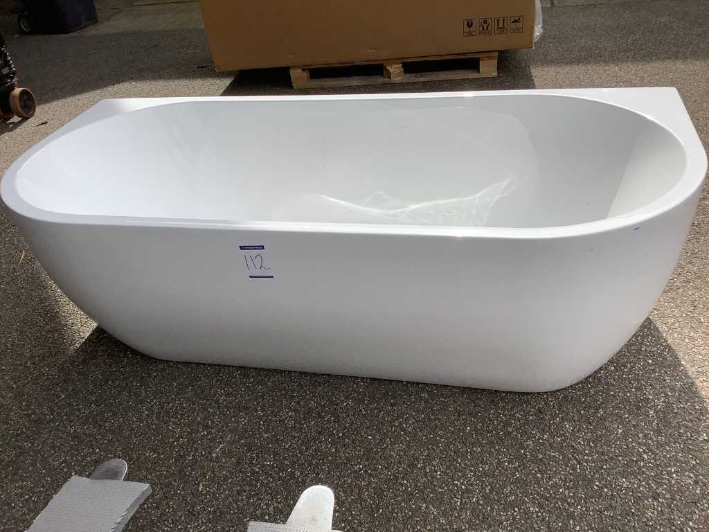Semi-freestanding bathtub