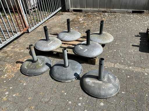 Concrete parasol bases (7x)
