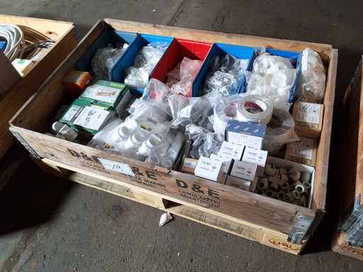   Palette mit Installationsmaterial GEBERIT + Walraven + Viega