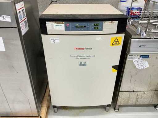 THERMO FORMA SERIES II model 3111 incubateur à co2