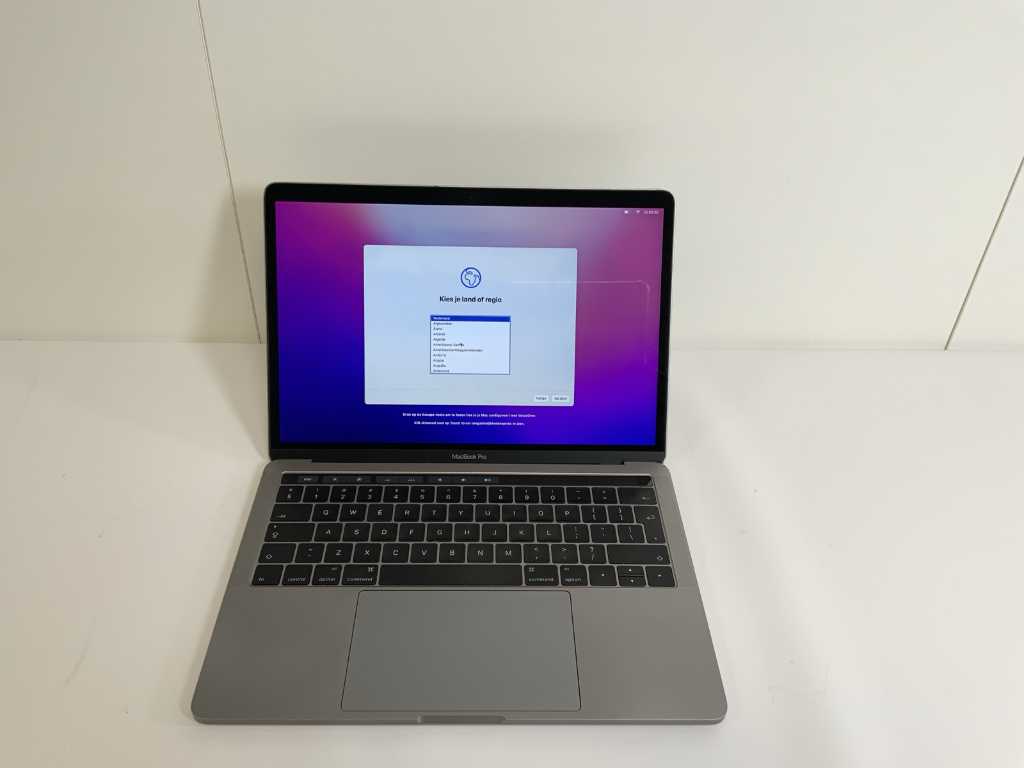 Apple MacBook Pro 13,3 po, DualCore i7, 16 Go de RAM, 256 Go SSD