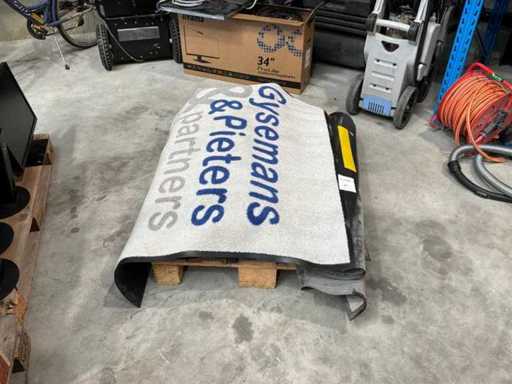 Divers tapis de marche en terre
