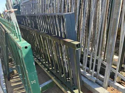Sliding gate