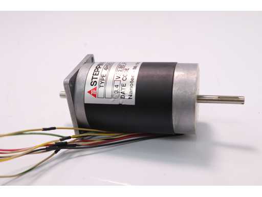 Silnik schodowy / Silnik krokowy Nanotec Munich 4H5618C0408 (10x)