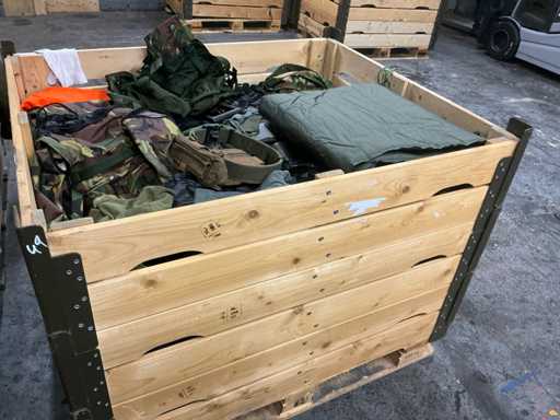 Various NL Army Clothing