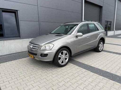 Mercedes-Benz - Klasa M 350 - Samochód osobowy - 2005