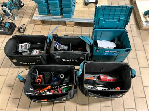 Makita gereedschapstas met inhoud (4x)
