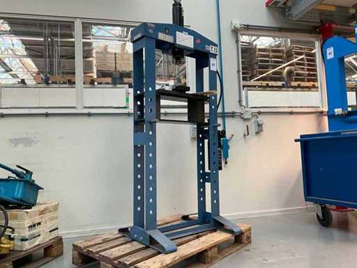 PO3752L Garage Press