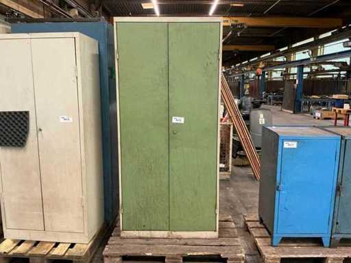 Workshop cabinet