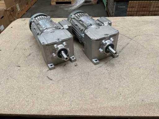 Lenze G500-H100 Motorreductor (2x)