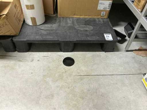 Plastic pallet
