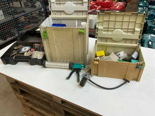 Trusă de unelte cu conținut (3x)