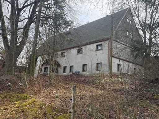 House with 5 units on plot of 1,803 m² in Nassau, Freiberg, near Frauenstein - Germany