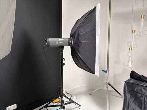 Falconeyes TF-600L studio lamp met reflector en statief