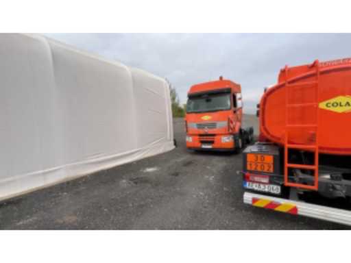 18fe7bea-39cb-4e2b-b978-1b2ec3c4fd68.mp4