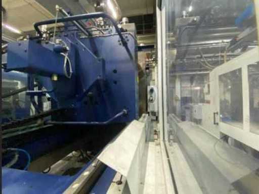 KRAUSS MAFFEI - KM 420-1900/55 CZ Multinject - 2004 - Injection moulding machine