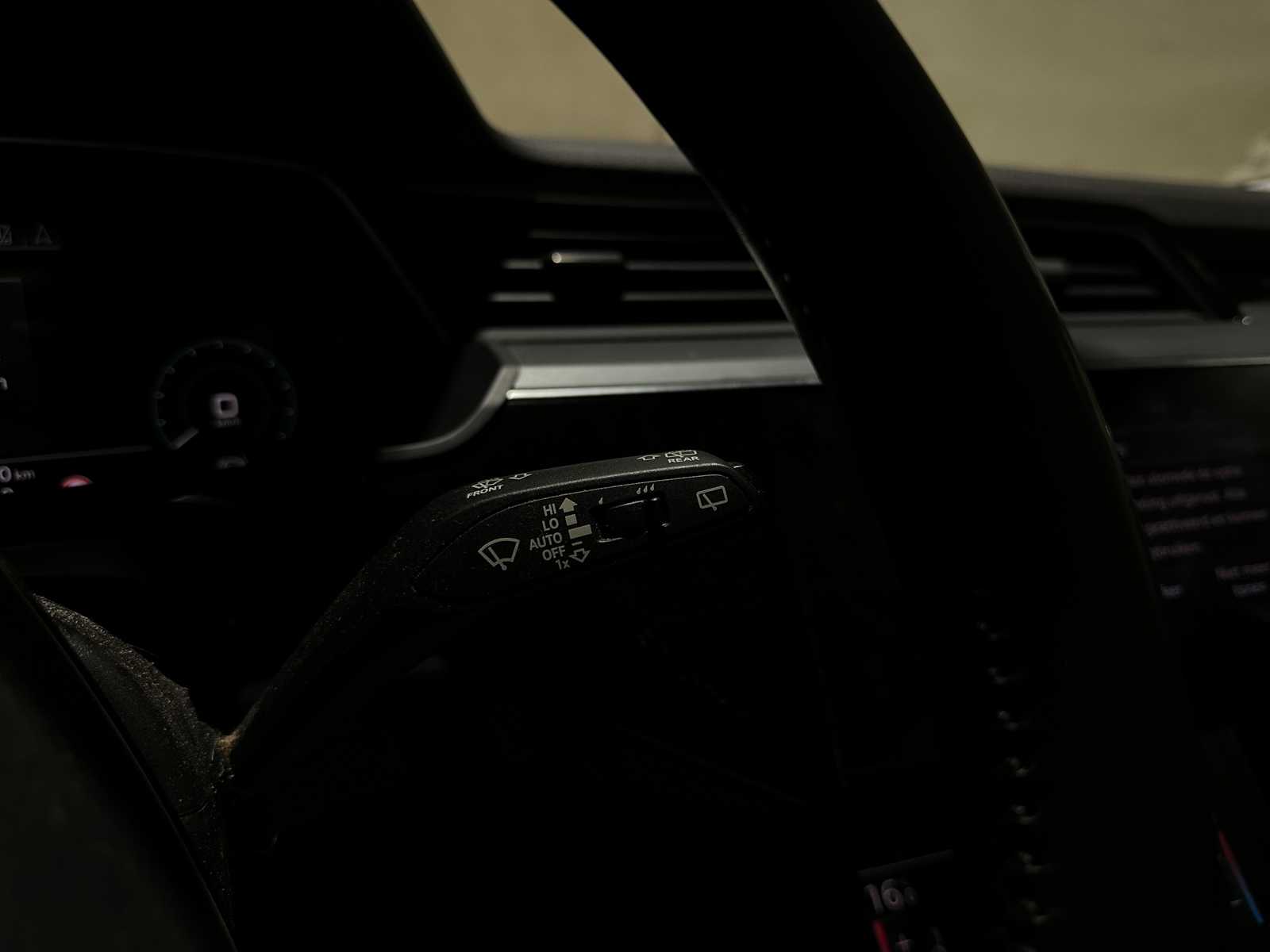 Audi e-tron 50 Quattro Launch Edition Plus 71 kWh 313pk 2020 (Origineel-NL + 1e Eigenaar), H-770-SH